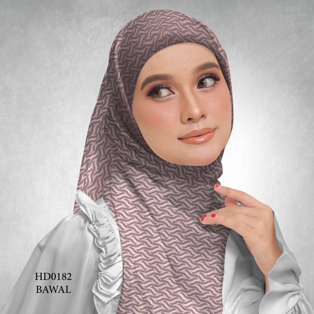 Tudung Bawal (Square Hijab) in HD0182